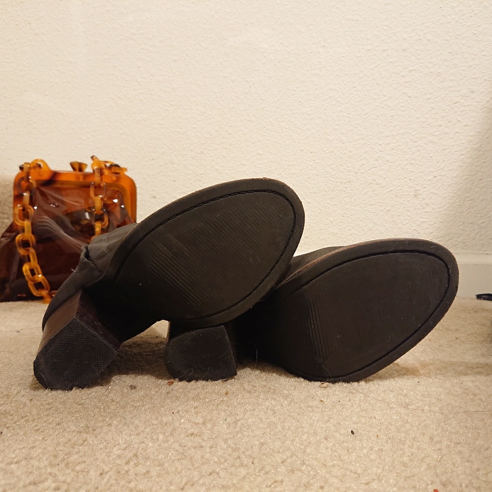 URBAN OUTFITTER Dark Gray Boots (6) - Picture 4 of 8